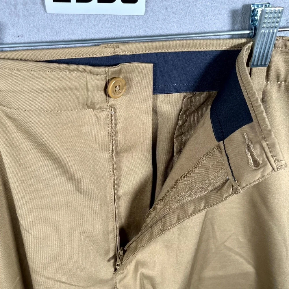 BCG Performance Chino Shorts Mens 42 Brown Stretch Athletic Flat Front Casual‎